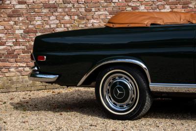 1969 Mercedes - Benz Mercedes Benz 280 SE Cabriolet &ldquo;Dunkeloliv or Dark Olive&rdquo;
