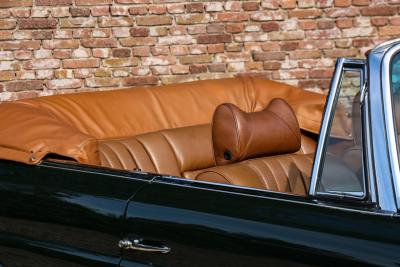 1969 Mercedes - Benz Mercedes Benz 280 SE Cabriolet &ldquo;Dunkeloliv or Dark Olive&rdquo;
