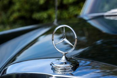 1969 Mercedes - Benz Mercedes Benz 280 SE Cabriolet &ldquo;Dunkeloliv or Dark Olive&rdquo;