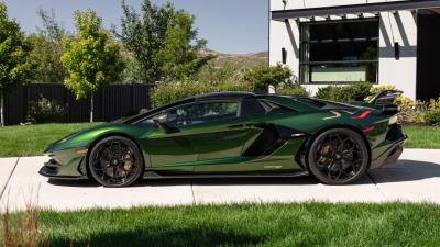 2021 Lamborghini Aventador SVJ Roadster