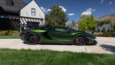 2021 Lamborghini Aventador SVJ Roadster
