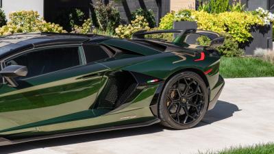2021 Lamborghini Aventador SVJ Roadster