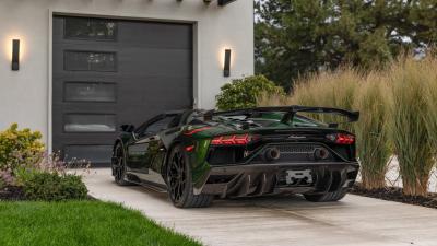 2021 Lamborghini Aventador SVJ Roadster