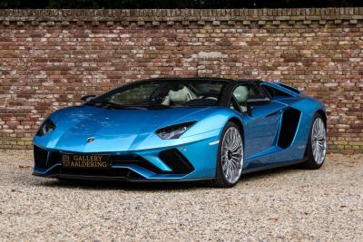 2018 Lamborghini Aventador S Roadster &ldquo;Blu Aegir over Bianco Polar&rdquo;