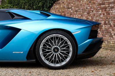 2018 Lamborghini Aventador S Roadster &ldquo;Blu Aegir over Bianco Polar&rdquo;