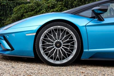 2018 Lamborghini Aventador S Roadster &ldquo;Blu Aegir over Bianco Polar&rdquo;