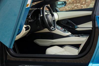 2018 Lamborghini Aventador S Roadster &ldquo;Blu Aegir over Bianco Polar&rdquo;
