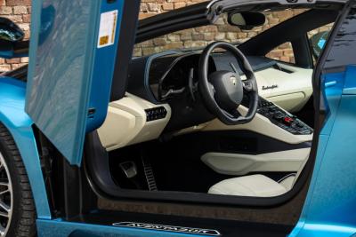 2018 Lamborghini Aventador S Roadster &ldquo;Blu Aegir over Bianco Polar&rdquo;