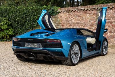 2018 Lamborghini Aventador S Roadster &ldquo;Blu Aegir over Bianco Polar&rdquo;