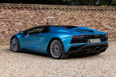 2018 Lamborghini Aventador S Roadster &ldquo;Blu Aegir over Bianco Polar&rdquo;