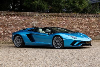2018 Lamborghini Aventador S Roadster &ldquo;Blu Aegir over Bianco Polar&rdquo;