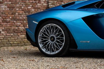 2018 Lamborghini Aventador S Roadster &ldquo;Blu Aegir over Bianco Polar&rdquo;