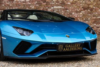 2018 Lamborghini Aventador S Roadster &ldquo;Blu Aegir over Bianco Polar&rdquo;