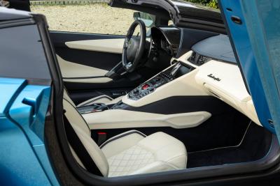 2018 Lamborghini Aventador S Roadster &ldquo;Blu Aegir over Bianco Polar&rdquo;