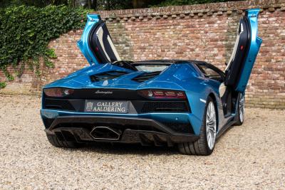 2018 Lamborghini Aventador S Roadster &ldquo;Blu Aegir over Bianco Polar&rdquo;