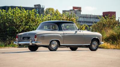 1960 Mercedes - Benz 220 SE Coup&eacute;
