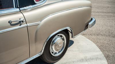 1960 Mercedes - Benz 220 SE Coup&eacute;