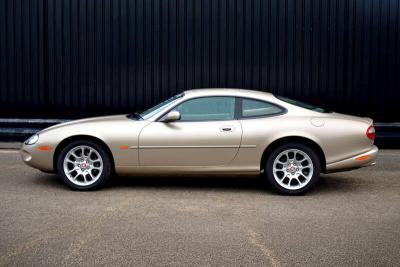 2000 Jaguar XKR