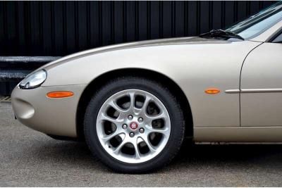 2000 Jaguar XKR