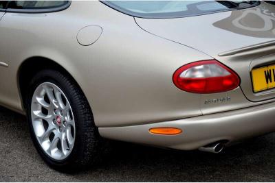 2000 Jaguar XKR