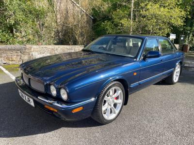 2000 Jaguar XJR