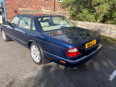 2000 Jaguar XJR