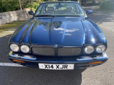 2000 Jaguar XJR