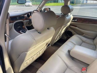 2000 Jaguar XJR