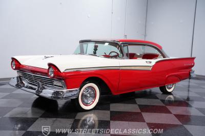 1957 Ford Fairlane 500 Club Victoria