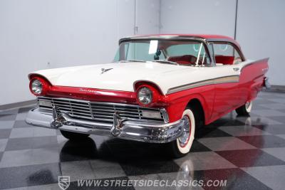 1957 Ford Fairlane 500 Club Victoria