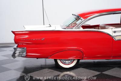 1957 Ford Fairlane 500 Club Victoria