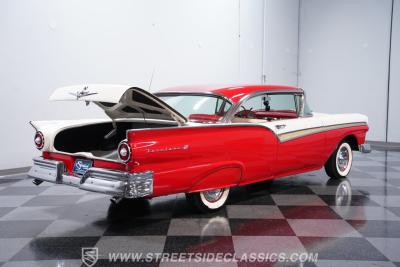 1957 Ford Fairlane 500 Club Victoria