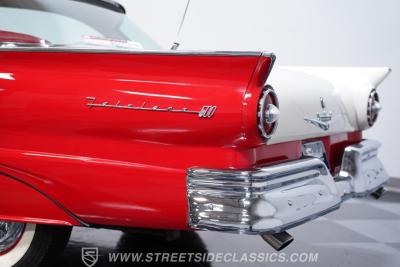 1957 Ford Fairlane 500 Club Victoria