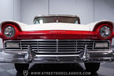 1957 Ford Fairlane 500 Club Victoria