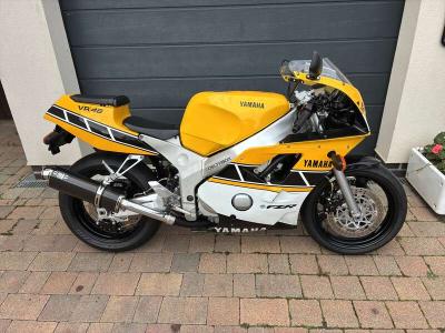 1992 Yamaha FZR400RR 3TJ1