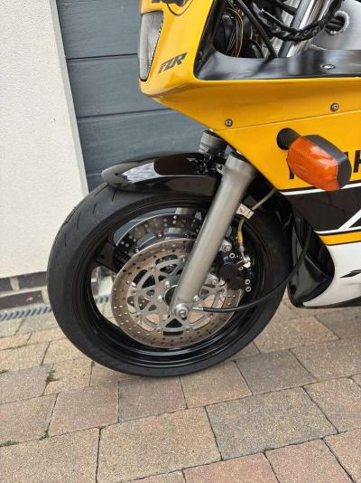1992 Yamaha FZR400RR 3TJ1