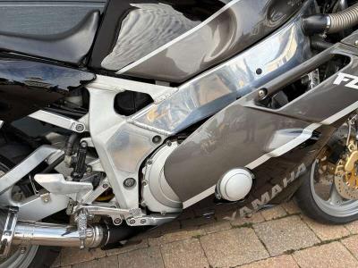 1998 Yamaha FZR400