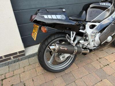 1998 Yamaha FZR400