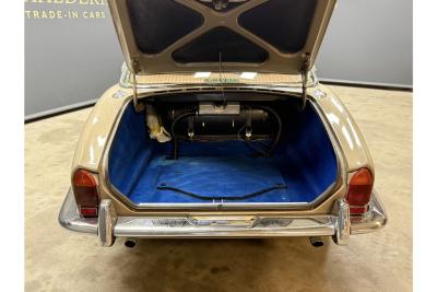 1972 Jaguar XJ6 4.2 Series 1 &ldquo;Ascot Fawn with dark Buckskin&rdquo;