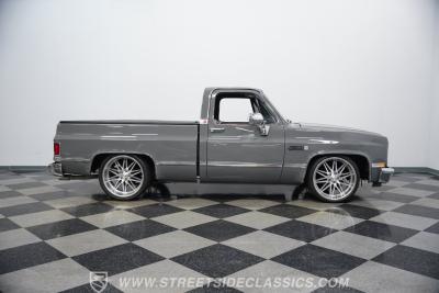 1983 GMC C1500 Restomod