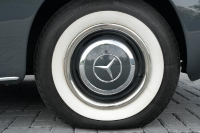 1961 Mercedes - Benz 190SL