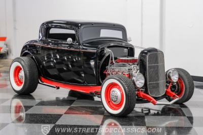 1932 Ford 3-Window Coupe