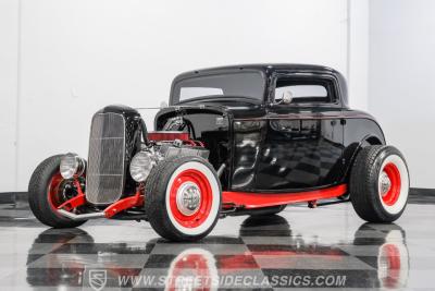 1932 Ford 3-Window Coupe