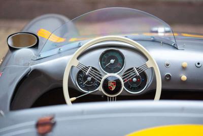 2015 Porsche 550