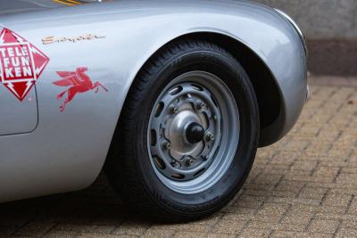 2015 Porsche 550