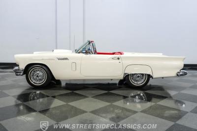 1957 Ford Thunderbird