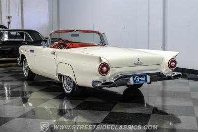 1957 Ford Thunderbird