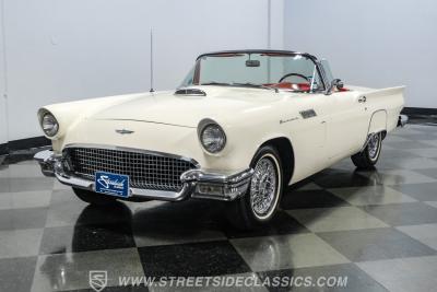1957 Ford Thunderbird
