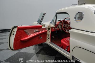 1957 Ford Thunderbird
