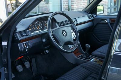 1992 Mercedes - Benz Mercedes Benz 200 E W124 &ldquo;36.000 km with one owner&rdquo; NEW ORIGINAL CONDITION